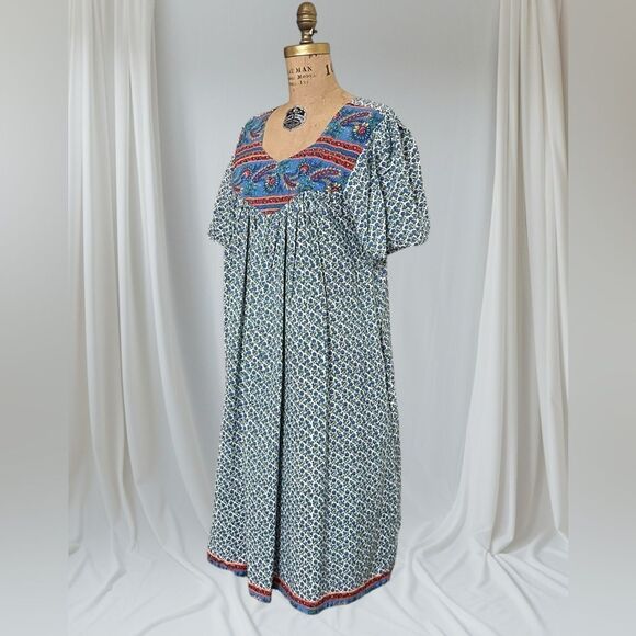 70s Vintage Laura Tyler Floral Folk Print Cotton Muumuu Dress Size Medium - Picture 2 of 10